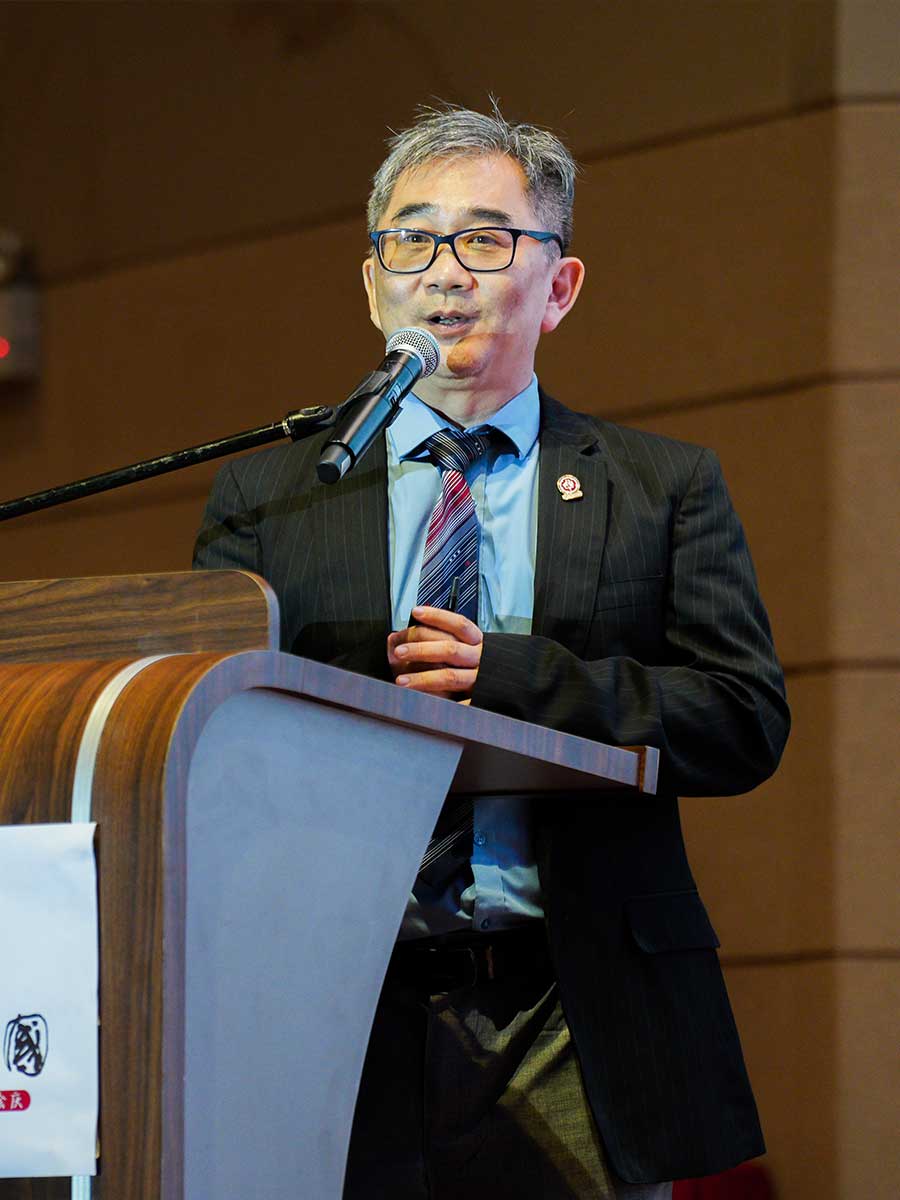 徐威雄博士